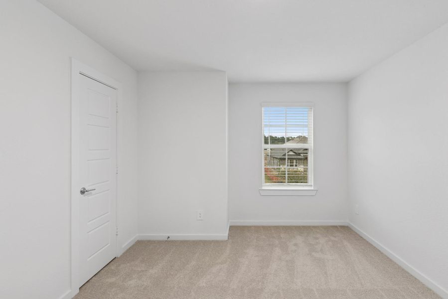 Spacious, unfurnished interior of a new home in Sorella, Tomball (Image 14).