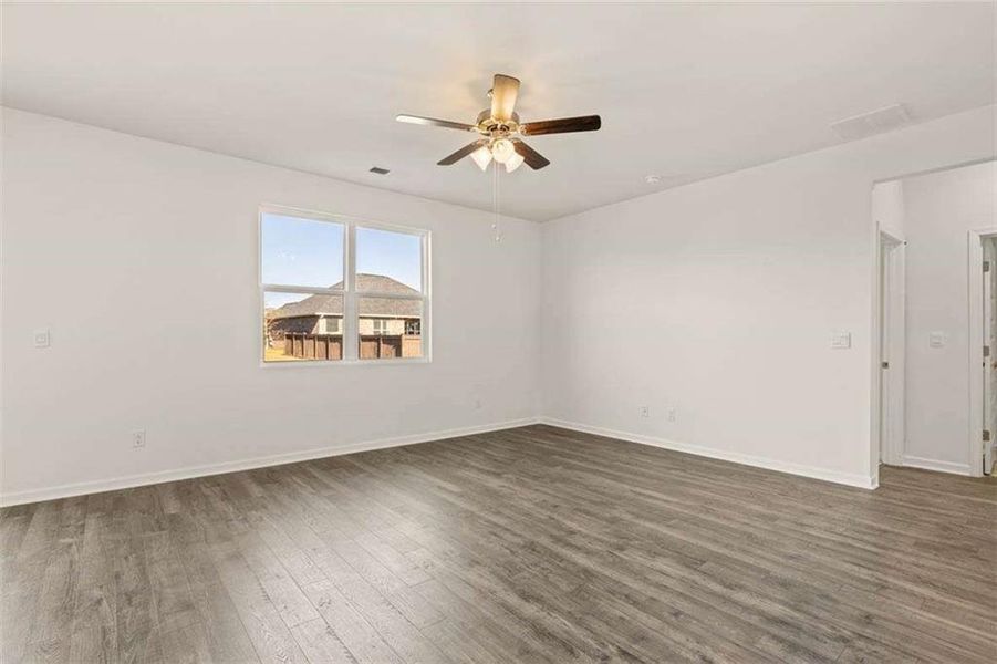 Spacious, unfurnished interior of a new home in Oakchase at Hampton, Hampton (Image 12).