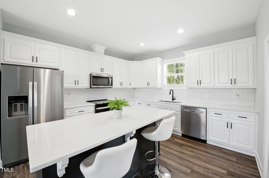 16_3901_Alpha_Ct_Bailey_NC_27807_USA-Kit