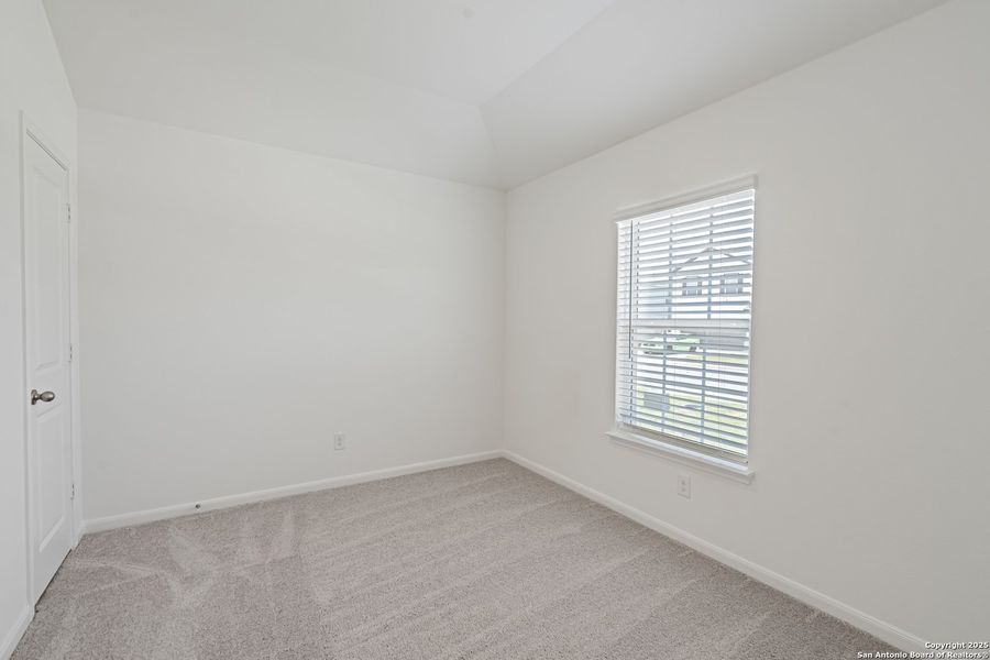 Spacious, unfurnished interior of a new home in Luckey Ranch, San Antonio (Image 7).