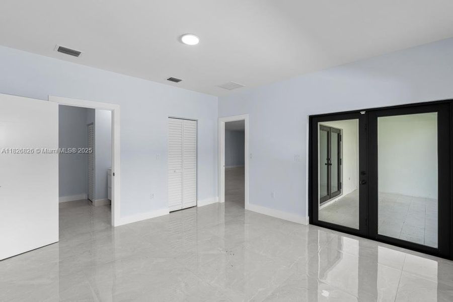 Spacious, unfurnished interior of a new home in , Cutler Bay (Image 30).