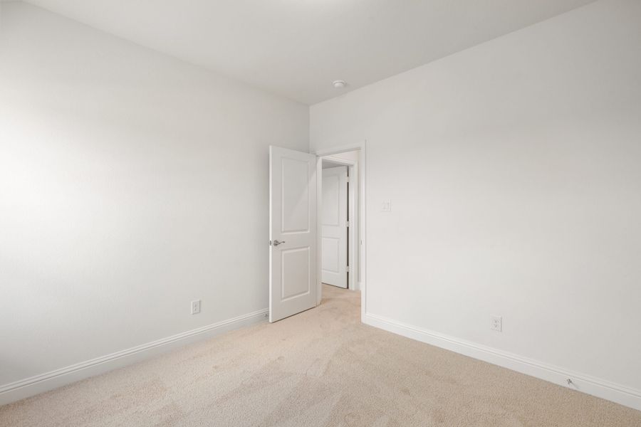 Spacious, unfurnished interior of a new home in Walden Pond, Forney (Image 39).