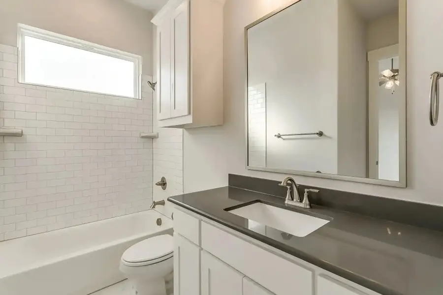 Representative furnished interior of a home built from the The Rhett by Elmwood Custom Homes in Byrum Ranch, Maypearl (Image 13).