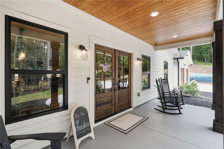 Exterior details and patio area of a home in , Jasper (Image 23).
