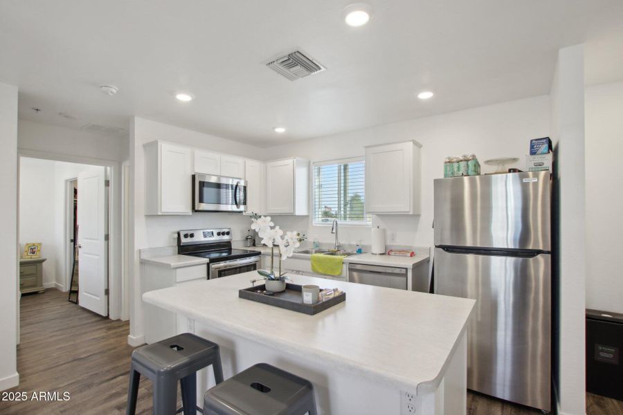 12945 W Greenway Rd L102-006 12945 W Greenway Rd L102-006