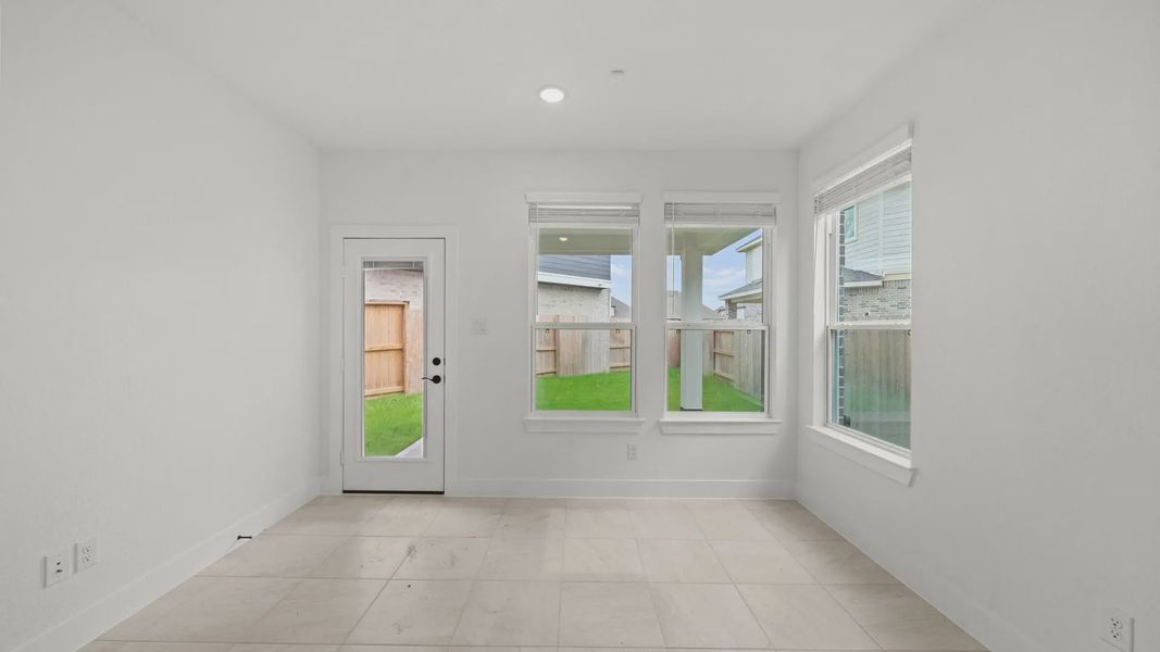 Spacious, unfurnished interior of a new home in Elyson Courtyard Collection, Katy (Image 12).