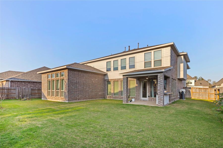 Exterior details and patio area of a home in Fulbrook On Fulshear Creek 60', Fulshear (Image 3). Exterior details and patio area of a home in Fulbrook On Fulshear Creek 60', Fulshear (Image 3).