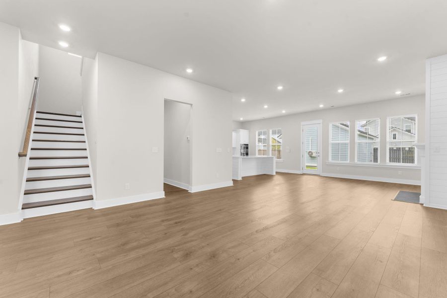 Spacious, unfurnished interior of a new home in Carnes Crossroads, Summerville (Image 37).
