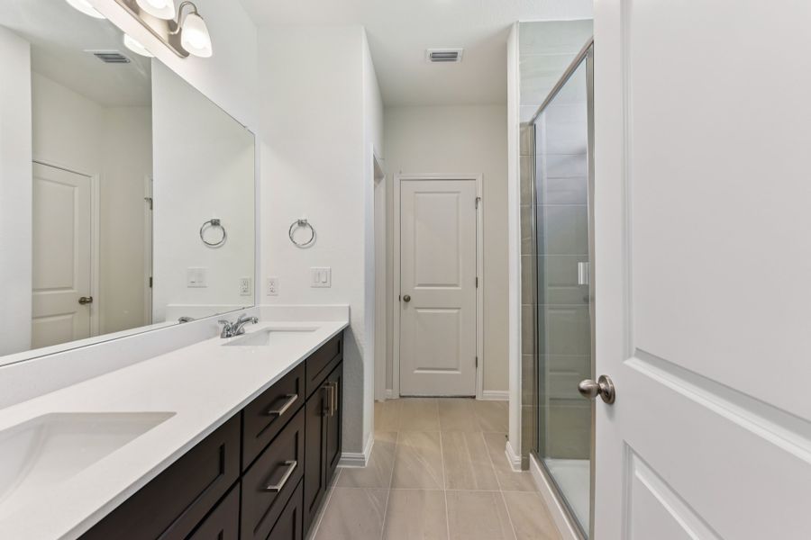 Furnished interior view inside a new home in Porter Country, Buda (Image 12).