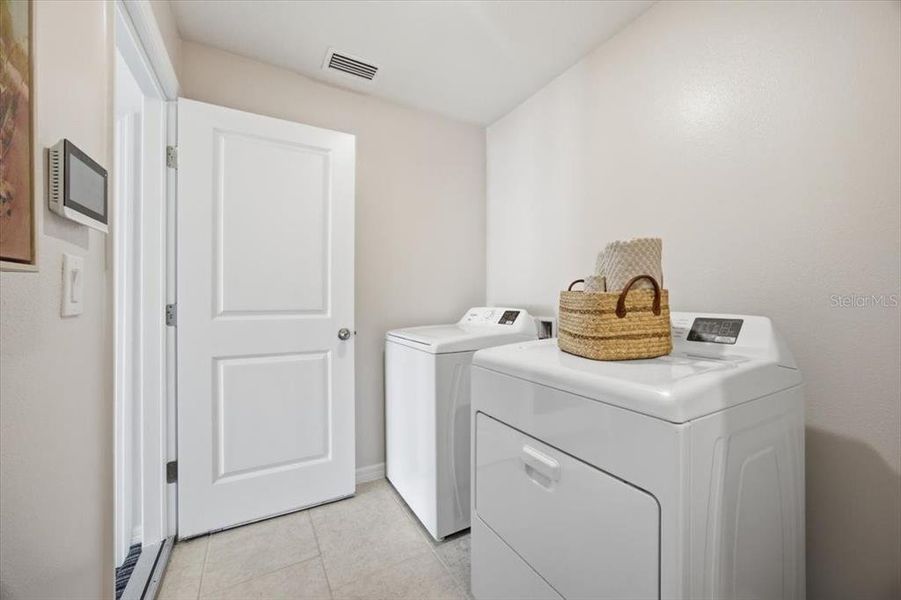 Furnished interior view inside a new home in , Lake Wales (Image 10).