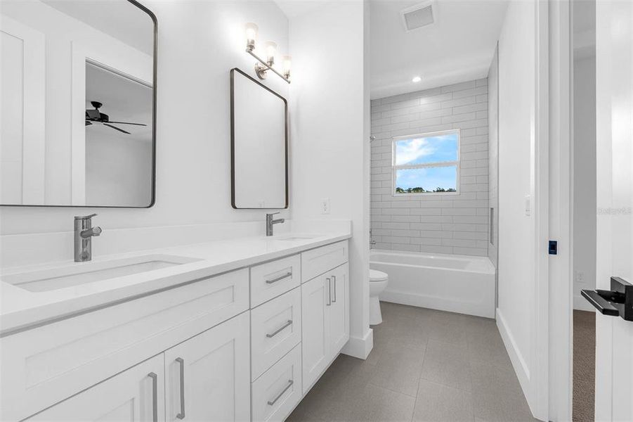 Furnished interior view inside a new home in , Orlando (Image 6).