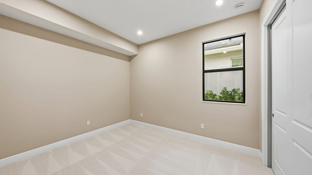 Spacious, unfurnished interior of a new home in PGA Village Verano, Port St. Lucie (Image 30).