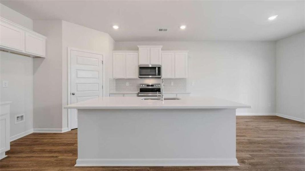 Furnished interior view inside a new home in Twin Lakes, Hoschton (Image 4).