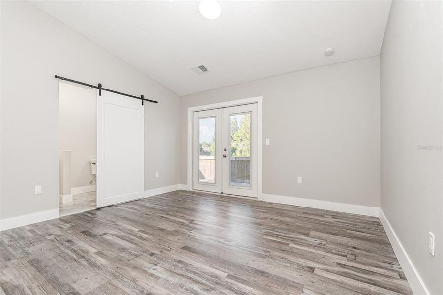 Spacious, unfurnished interior of a new home in , Palm Bay (Image 34).