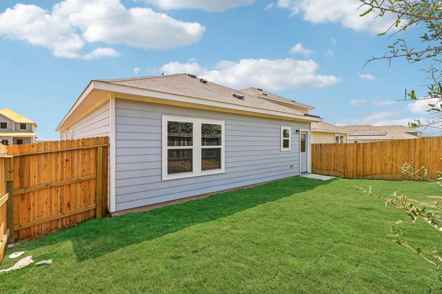Exterior details and patio area of a home in Applewhite Meadows, San Antonio (Image 3).