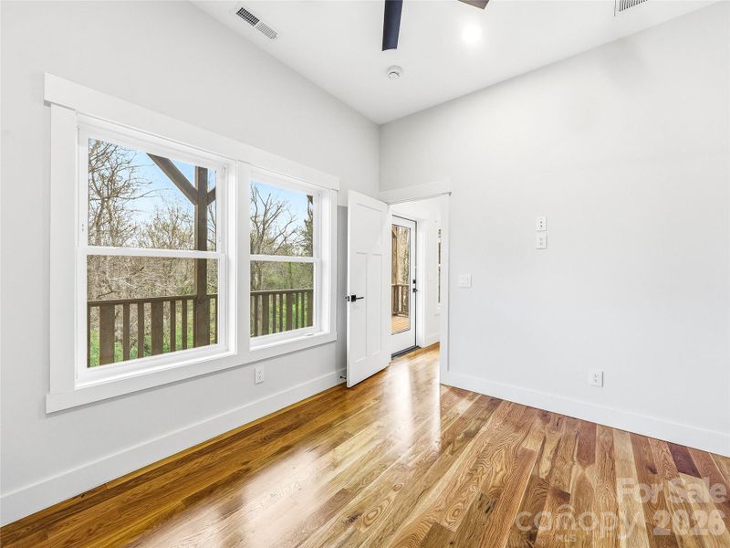 Spacious, unfurnished interior of a new home in , Asheville (Image 24).