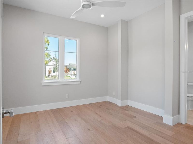 Spacious, unfurnished interior of a new home in , Oakland (Image 22).