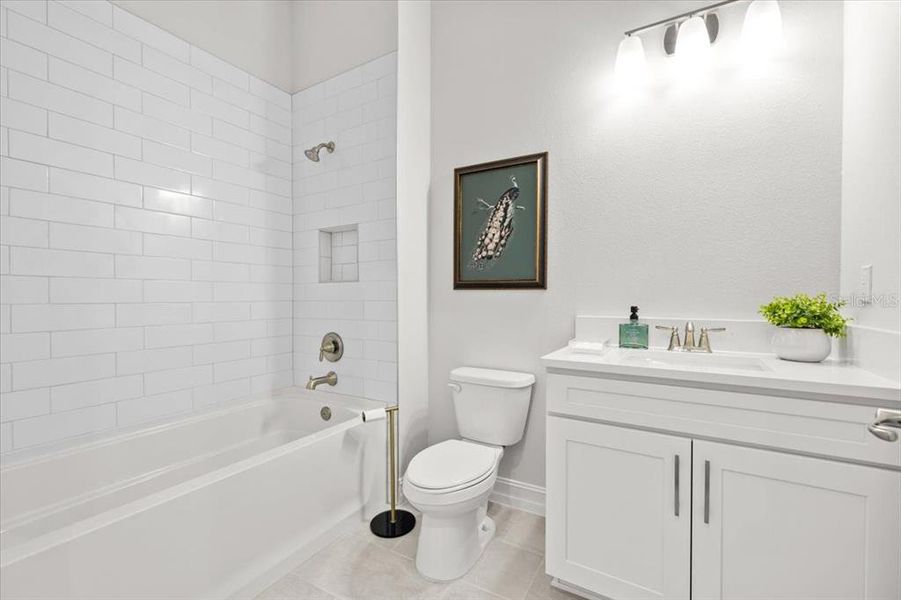 Furnished interior view inside a new home in , Lecanto (Image 14).