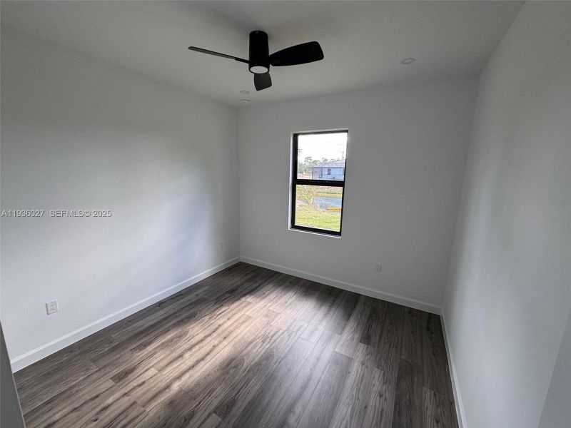 Spacious, unfurnished interior of a new home in , Cape Coral (Image 26).