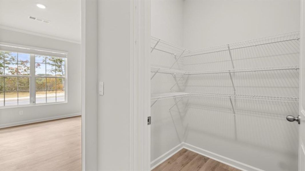 Spacious, unfurnished interior of a new home in Lost Creek, Dallas (Image 21).