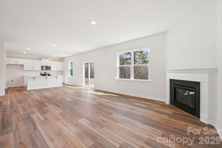 Spacious, unfurnished interior of a new home in Clark Creek Landing, Lincolnton (Image 16).