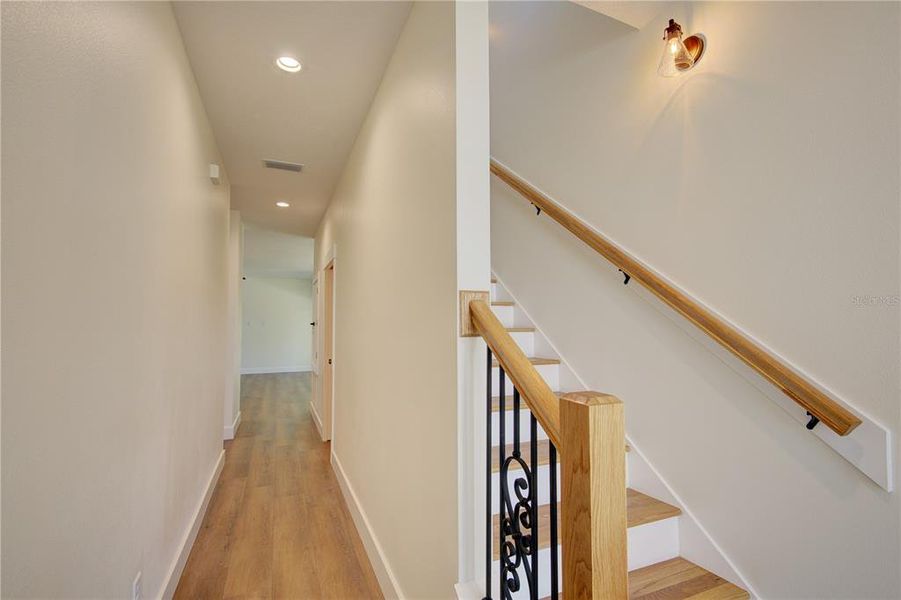 Spacious, unfurnished interior of a new home in , Mount Dora (Image 25).