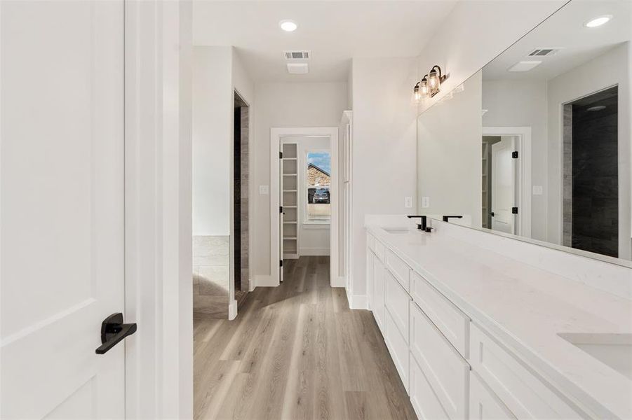 Image 36 of a home in .