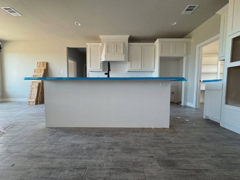 Spacious, unfurnished interior of a new home in Coyote Crossing, Godley (Image 8). Spacious, unfurnished interior of a new home in Coyote Crossing, Godley (Image 8).