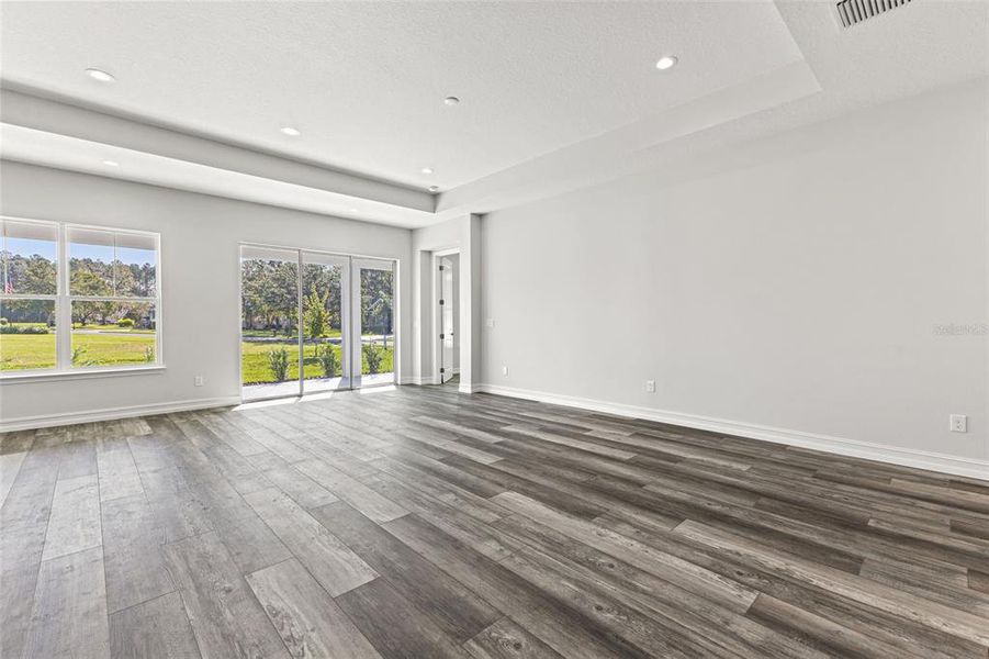 Spacious, unfurnished interior of a new home in Southern Hills Plantation, Brooksville (Image 23).