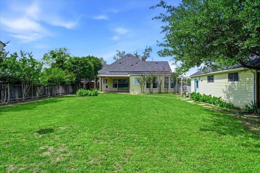 Exterior details and patio area of a home in , Itasca (Image 24).