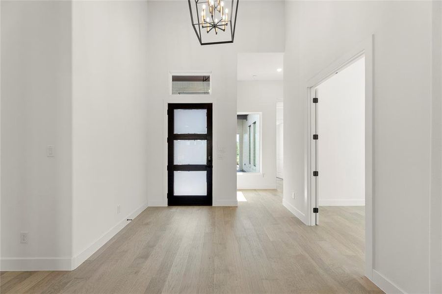 11. 4770 Zelder - Entry