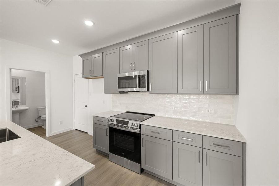 5708 Lakeview- Primary Suite-4 5708 Lakeview- Primary Suite-4