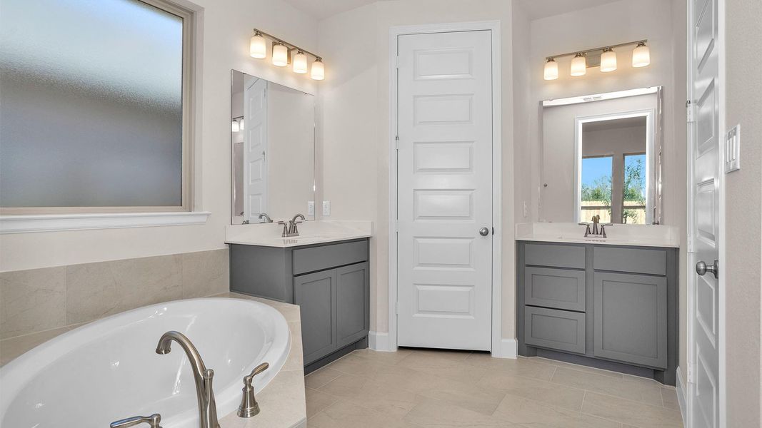 Furnished interior view inside a new home in Valencia, Manvel (Image 11).