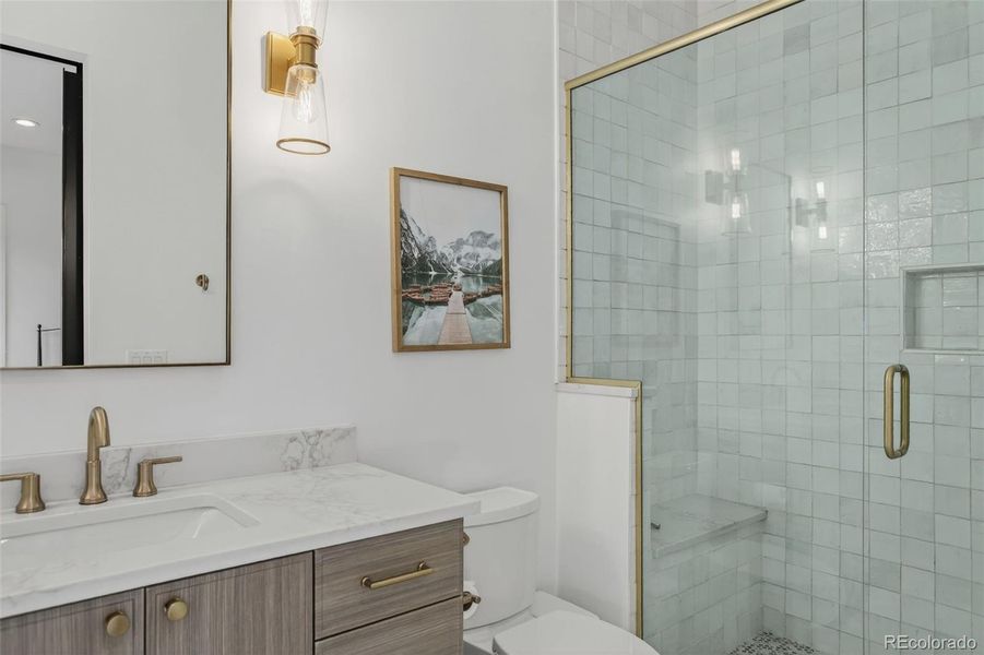 Upper level loft with space for Homework, an office or library Upper level loft with space for Homework, an office or library