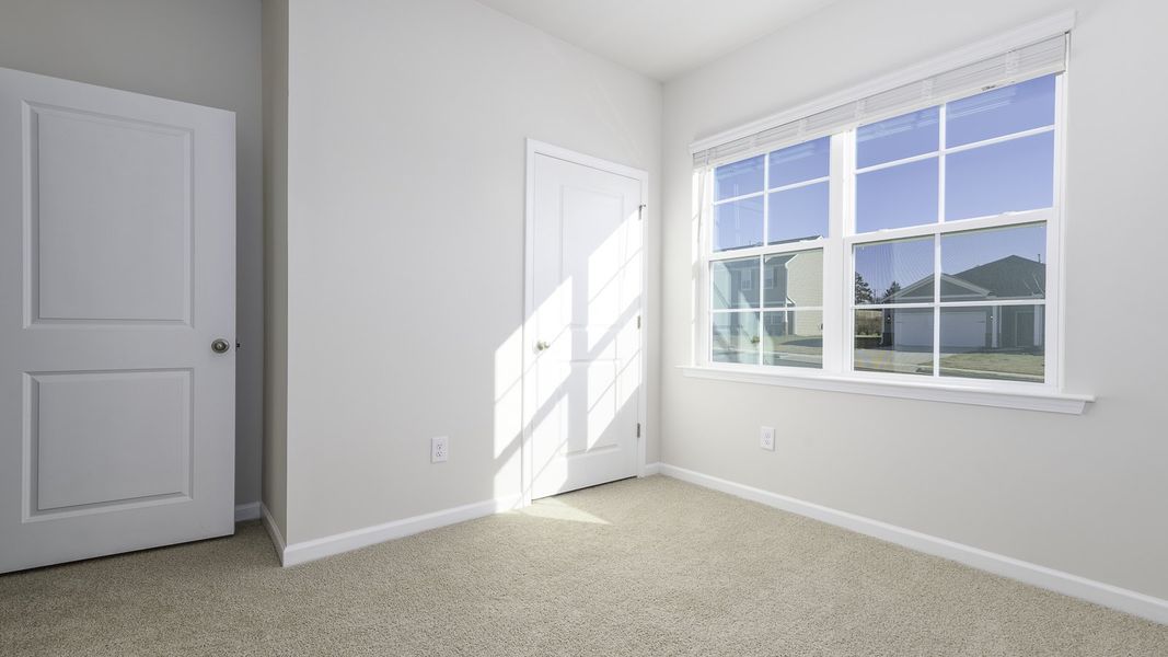 Spacious, unfurnished interior of a new home in Bryson Park, Lexington (Image 10).