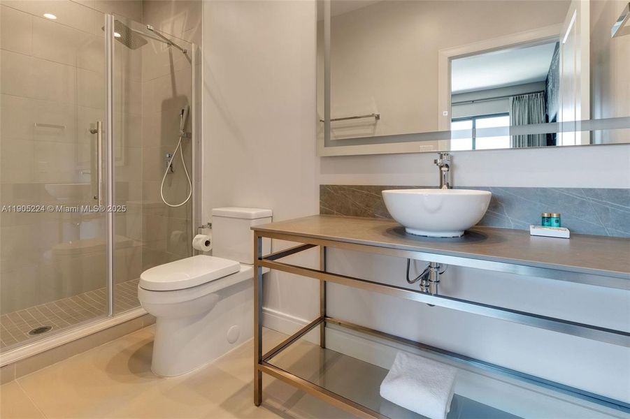 Furnished interior view inside a new home in , Kissimmee (Image 29).