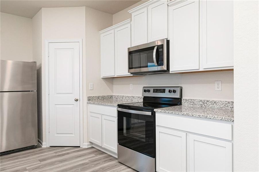 Furnished interior view inside a new home in Lake Preserve at Jackson Trail, Jefferson (Image 6).