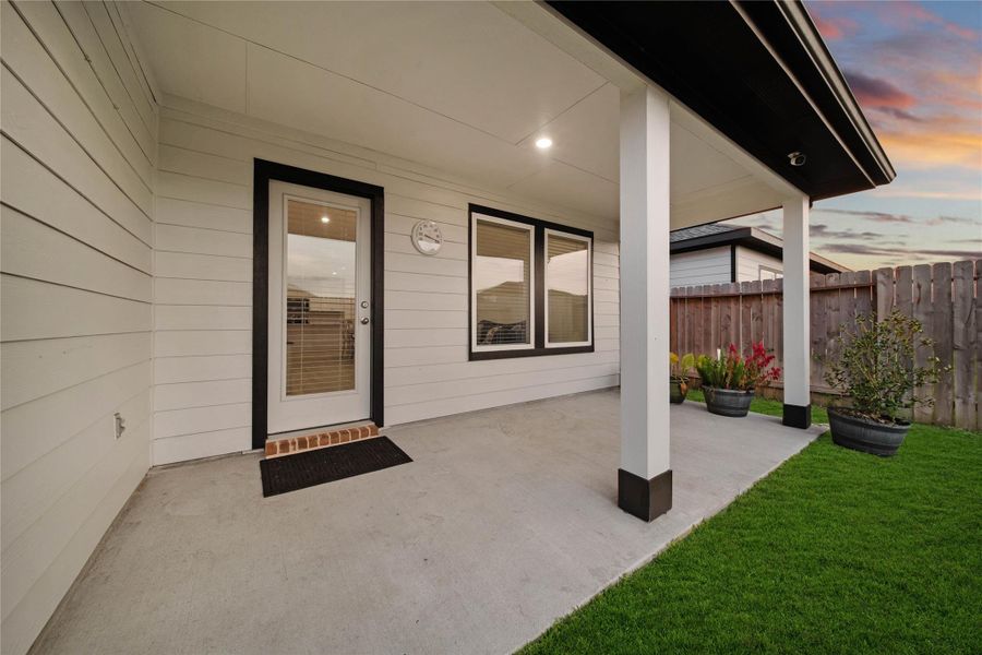 Exterior details and patio area of a home in Sorrento, Richmond (Image 4).