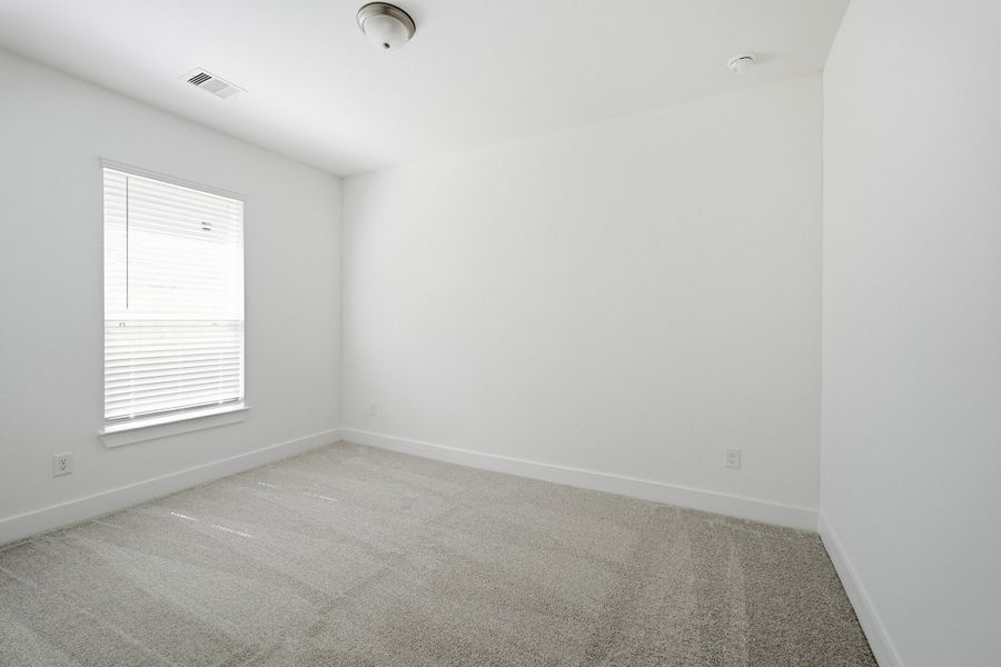 Spacious, unfurnished interior of a new home in Sundance Cove, Crosby (Image 22).