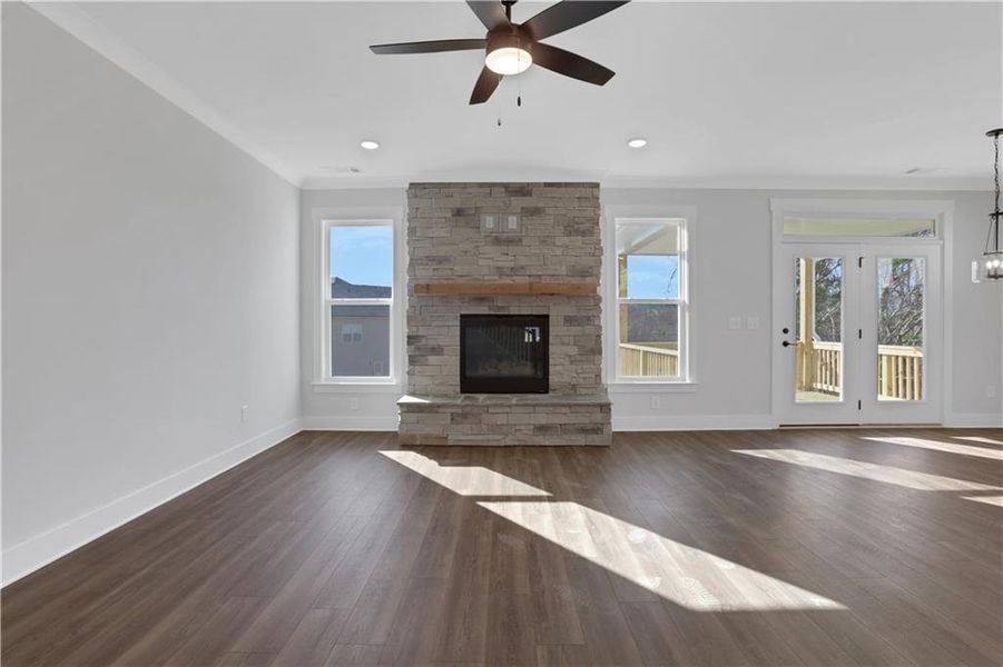 Spacious, unfurnished interior of a new home in Cambridge, Flowery Branch (Image 29).