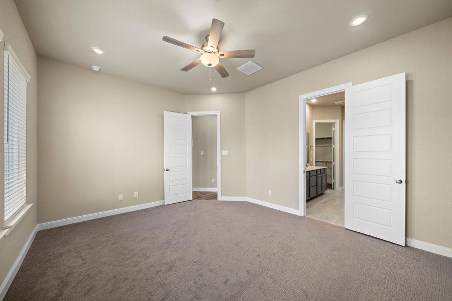 Spacious, unfurnished interior of a new home in , Houston (Image 9). Spacious, unfurnished interior of a new home in , Houston (Image 9).