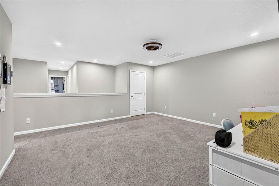 Spacious, unfurnished interior of a new home in , Lutz (Image 24).