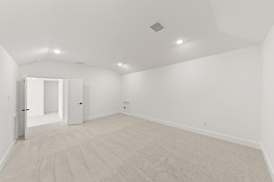 Spacious, unfurnished interior of a new home in Painted Tree, McKinney (Image 21).