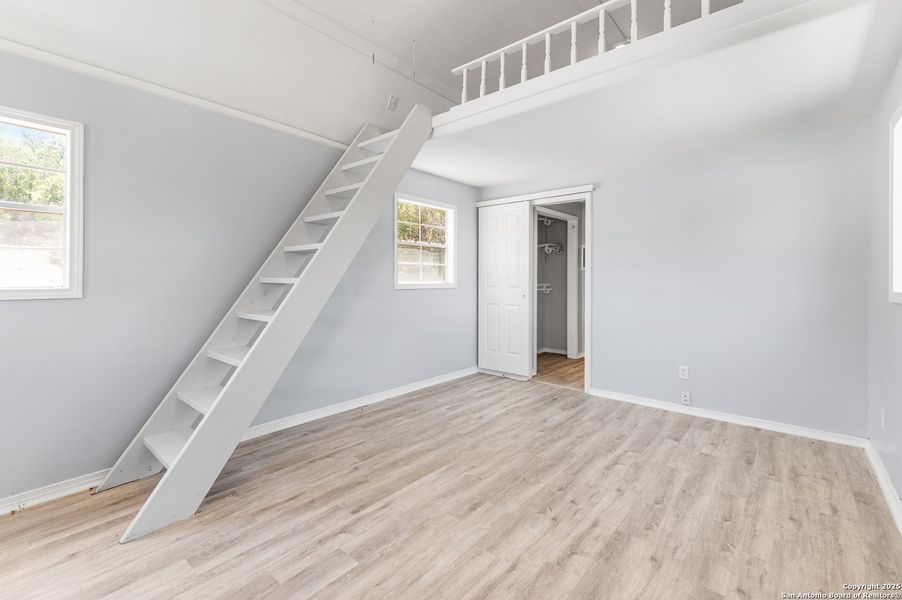 Spacious, unfurnished interior of a new home in , Spring Branch (Image 33).