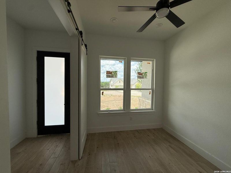 Spacious, unfurnished interior of a new home in , Blanco (Image 10).