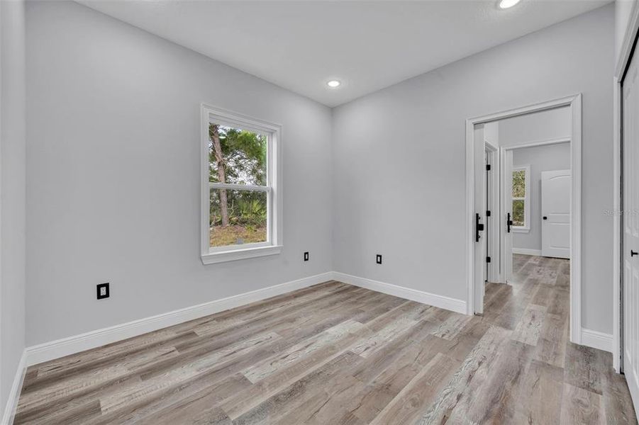 Spacious, unfurnished interior of a new home in , Kissimmee (Image 37).