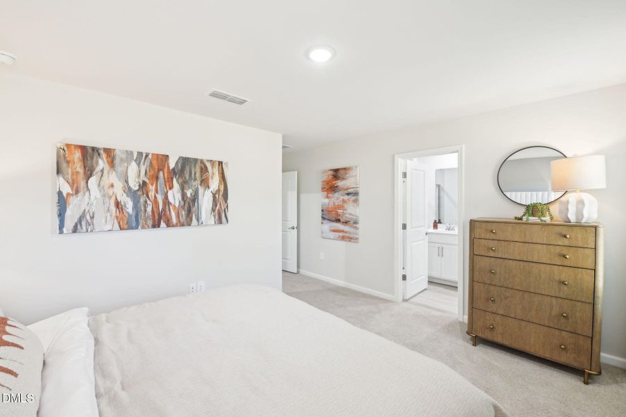 18-web-or-mls-Raleigh - Oakwood - 1064 W