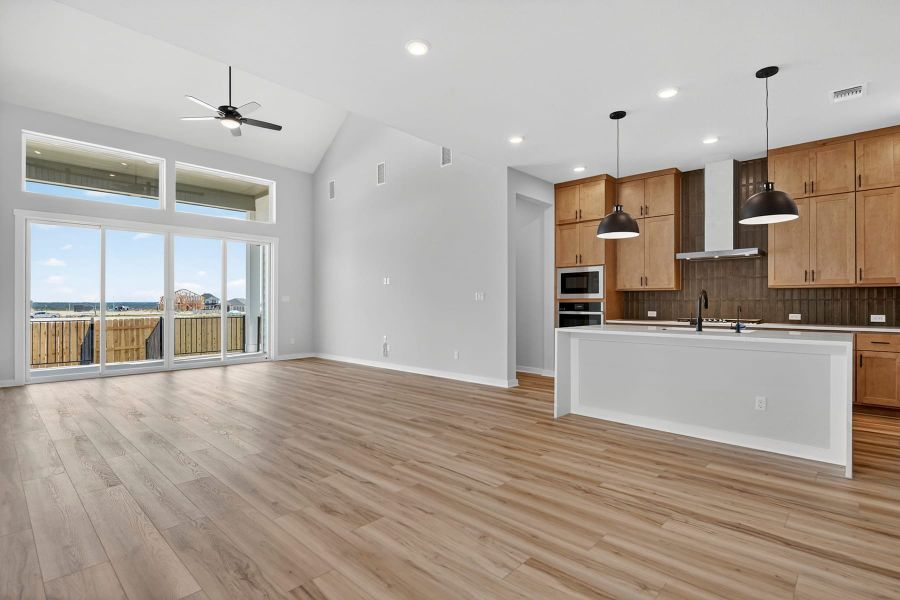 Spacious, unfurnished interior of a new home in Lariat, Liberty Hill (Image 18).