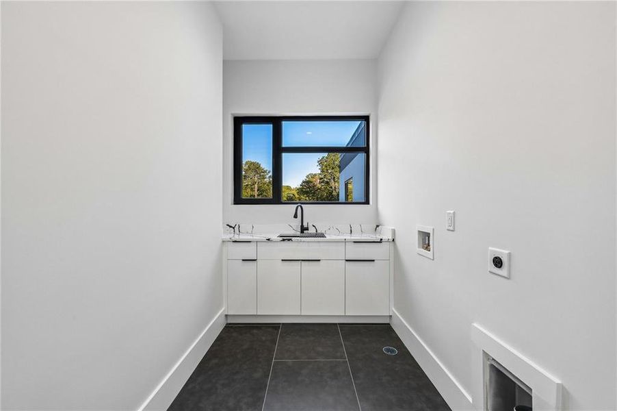 Furnished interior view inside a new home in , Hoschton (Image 19).