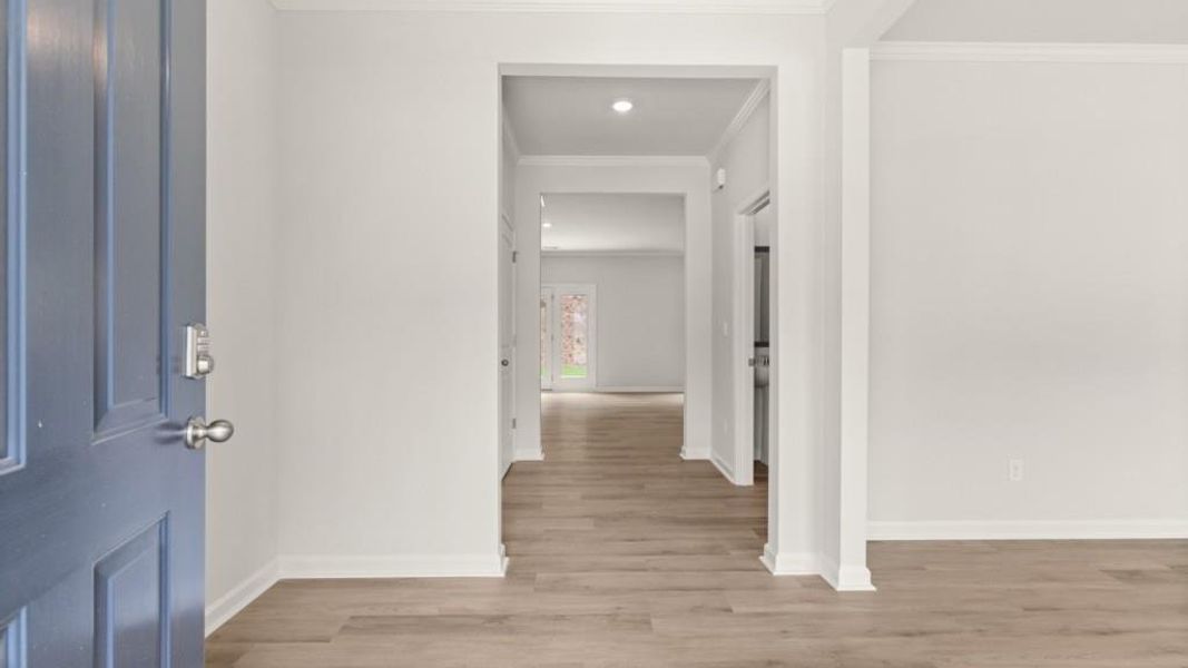 Spacious, unfurnished interior of a new home in Fairhaven, Lithia Springs (Image 21).
